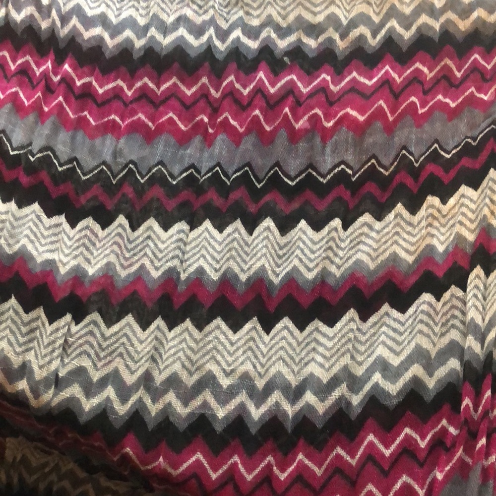BCBG Max Azria / Miley Cyrus Chevron Scarf